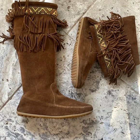 Minnetonka Side Zip Ribbon Trim Fringe Boots SZ 9 - Picture 4 of 12